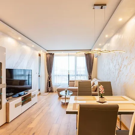 M1 Pool And View Apartment