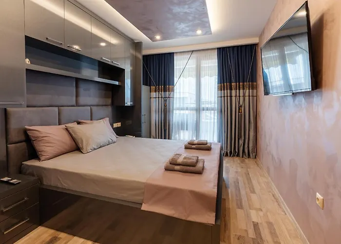 M1 Pool And View Apartament