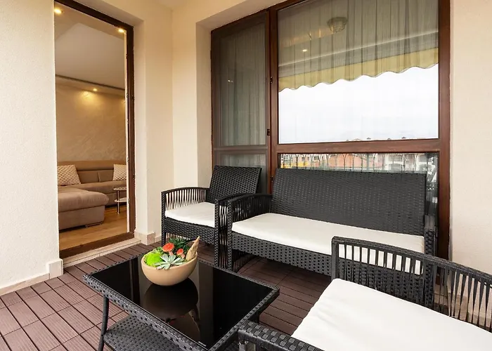 M1 Pool And View * Burgas City